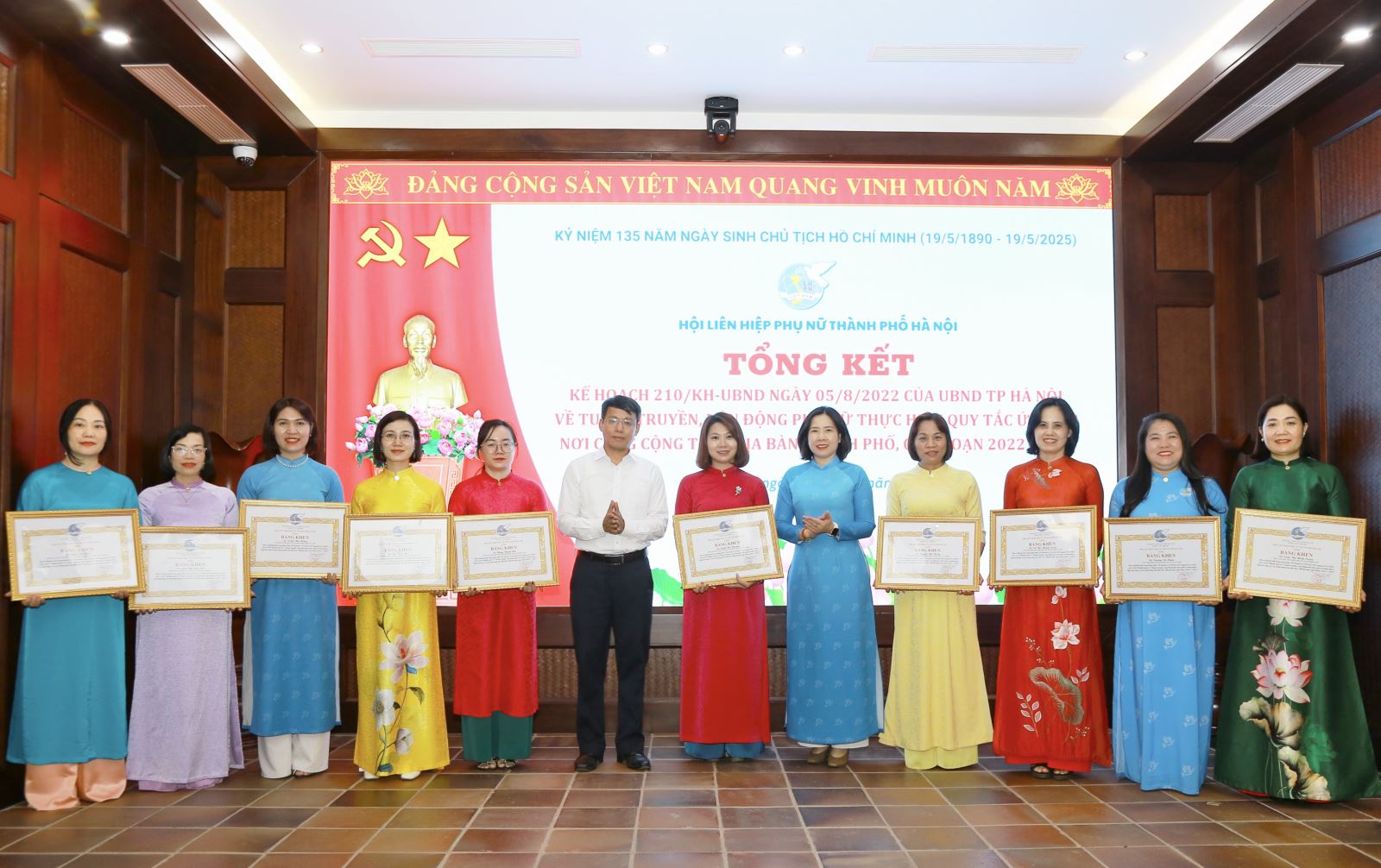 Tôn vinh phụ nữ Thủ đô điển hình tiêu biểu làm theo lời Bác giai đoạn 2016-2025