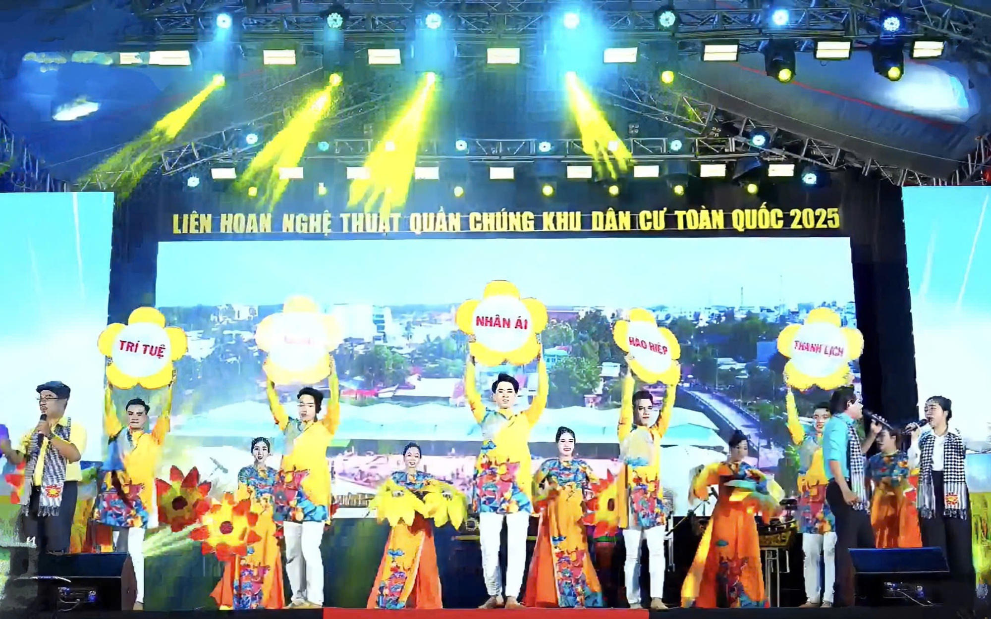 Cần Thơ mang sắc màu miền sông nước đến Liên hoan nghệ thuật quần chúng khu dân cư toàn quốc