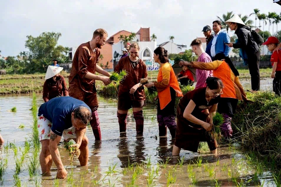 Việt Nam trong “làn sóng” du lịch trải nghiệm toàn cầu - Ảnh 1.