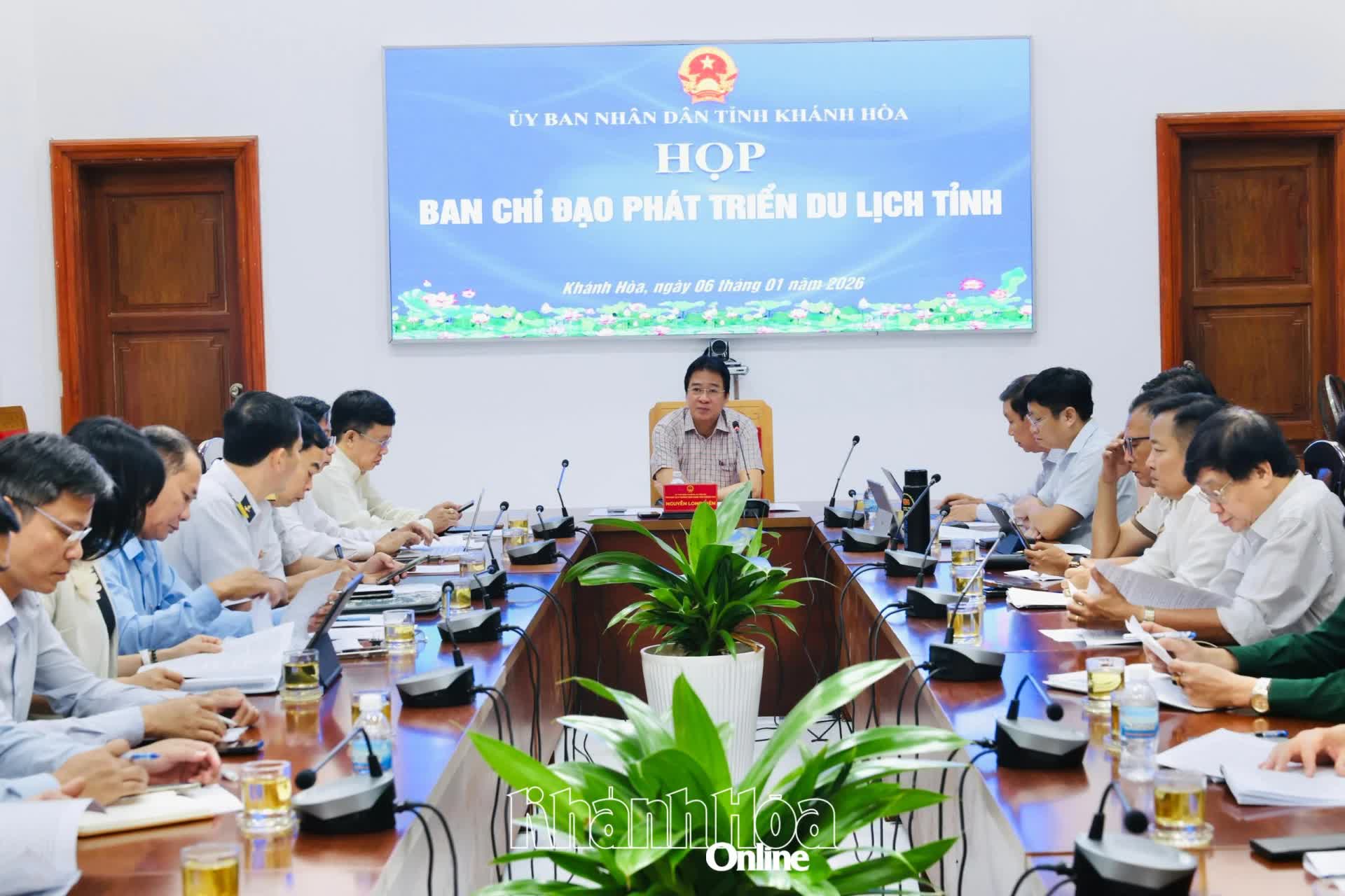 Năm 2026 du lịch Khánh Hòa phấn đấu đón 18,8 triệu lượt khách - Ảnh 1.