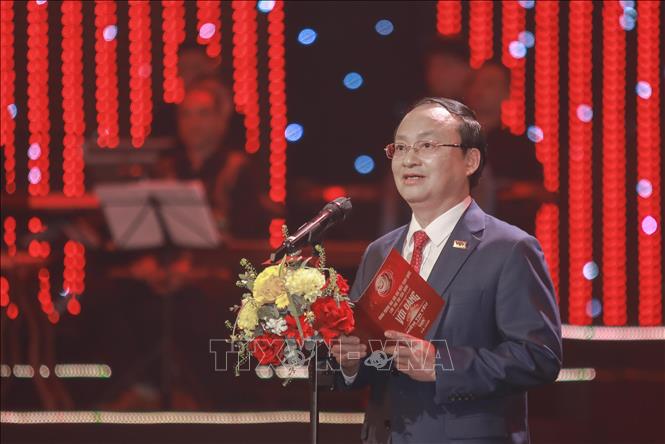 Khẳng định niềm tin son sắt với Đảng qua ngôn ngữ văn hóa nghệ thuật - Ảnh 4.