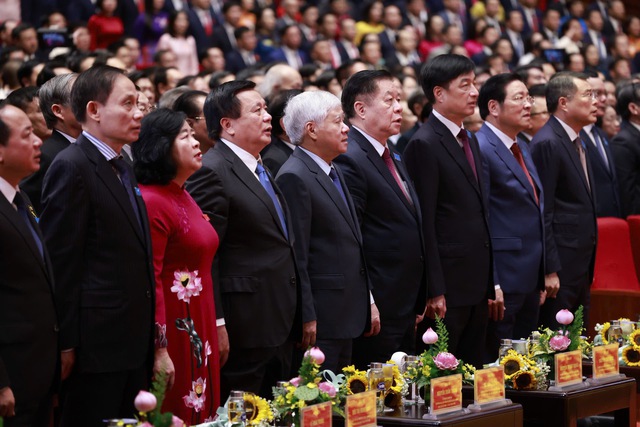 Chùm ảnh: Khai mạc Đại hội đại biểu Đảng bộ TP. Hà Nội lần thứ XVIII, nhiệm kỳ 2025-2030- Ảnh 4.