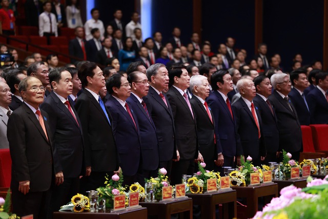 Chùm ảnh: Khai mạc Đại hội đại biểu Đảng bộ TP. Hà Nội lần thứ XVIII, nhiệm kỳ 2025-2030- Ảnh 3.